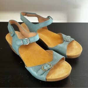 Dansko Tricia Sandals in Lagoon Blue Milled Burnished Leather Size 41 Clogs